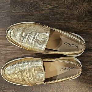 Vionic Dinora Croc print leather slip on stretch side inserts, orthopedic